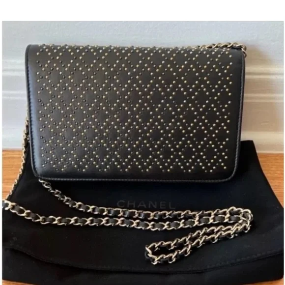 Chanel WOC Studded - Picture 4 of 7